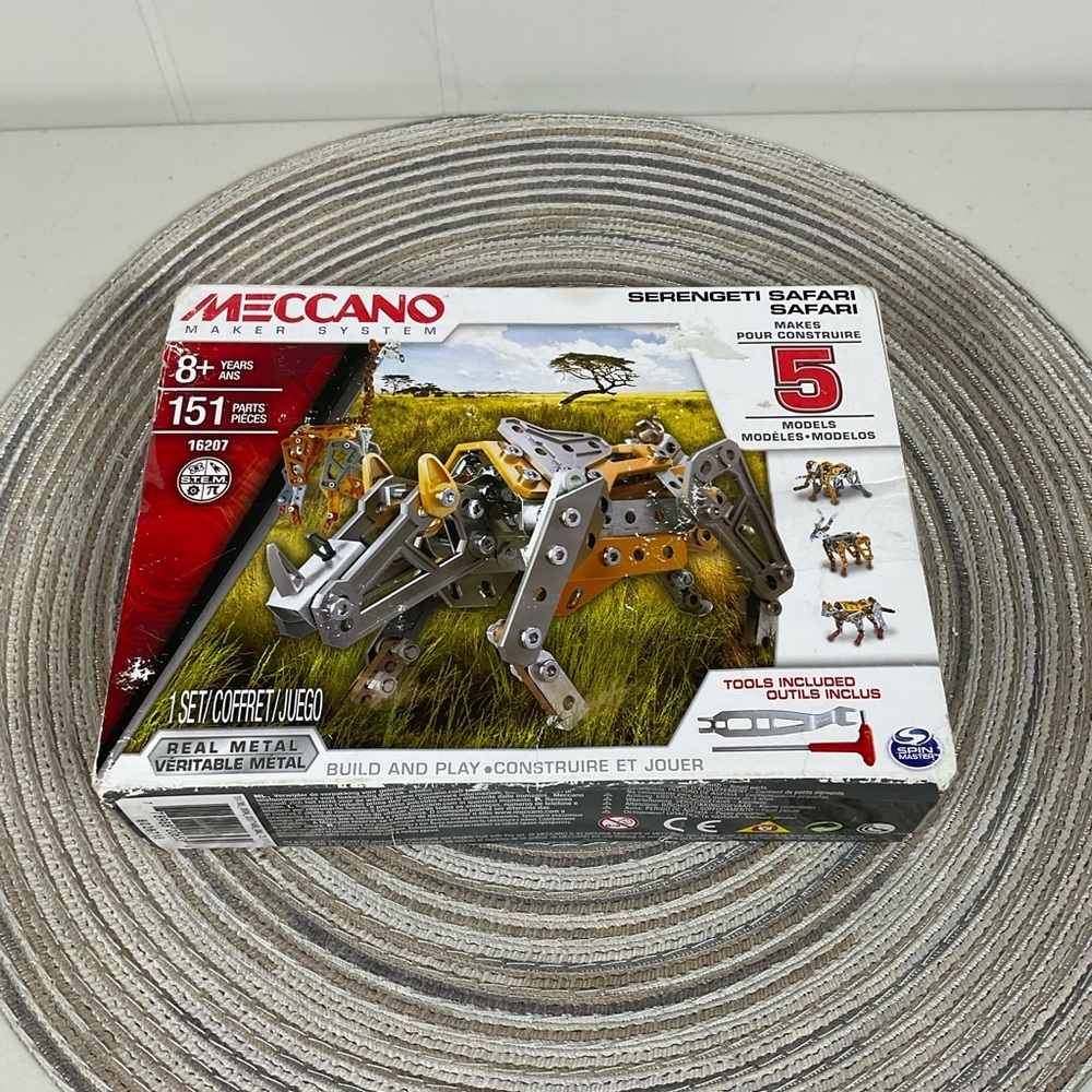 Meccano Maker System Serengeti Safari Metal Set New
Has wear to the box